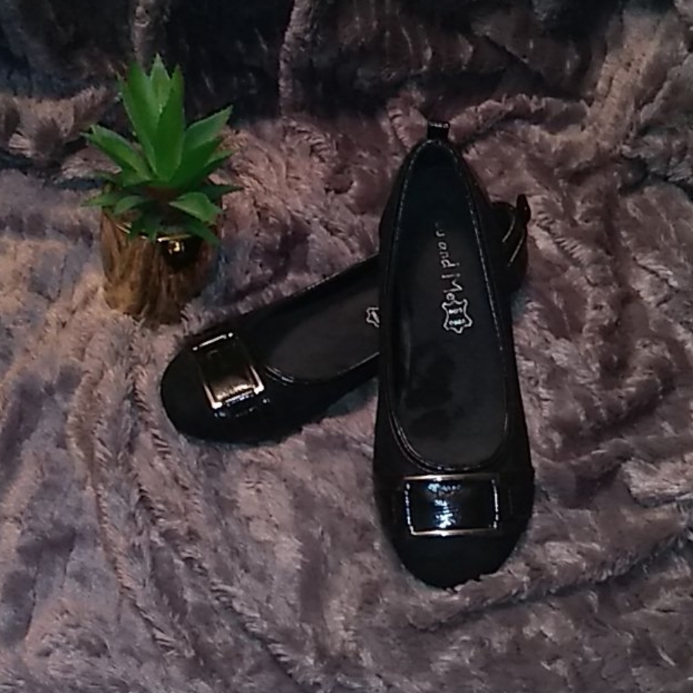Black flats